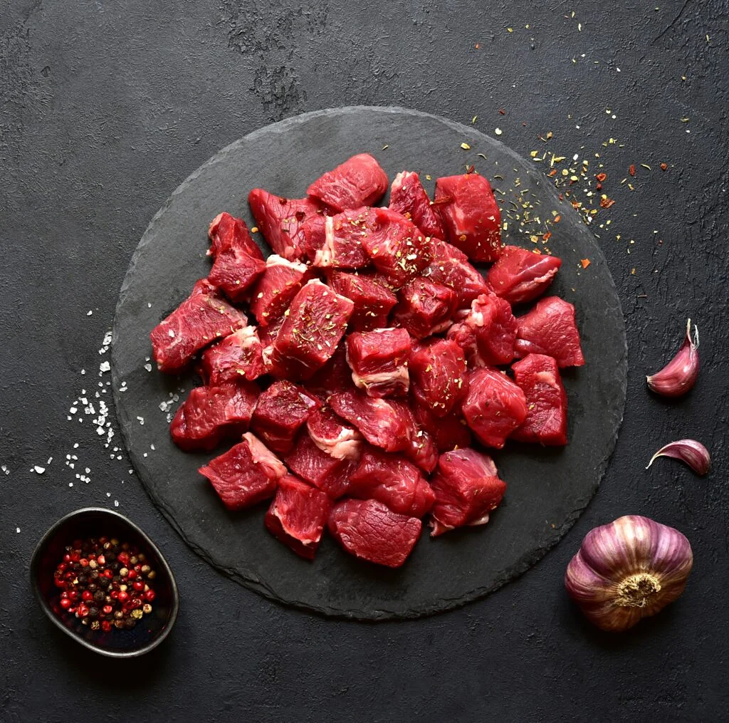 Thịt bò tươi cắt khối